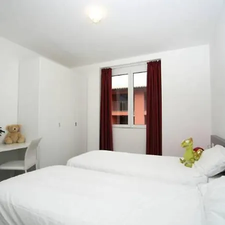 Apartment Golfo Gabella 3 Bedroom Maccagno